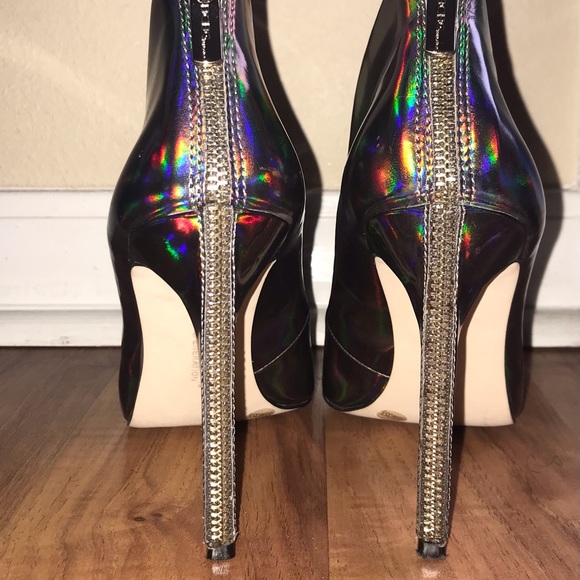 BCBGeneration Metallic Heels - Picture 3 of 6